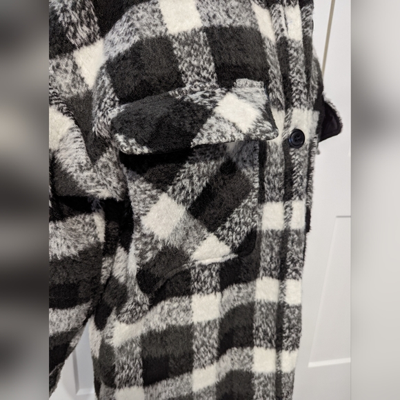 RD STYLE FUZZY PLAID JACKET - Picture 3 of 8